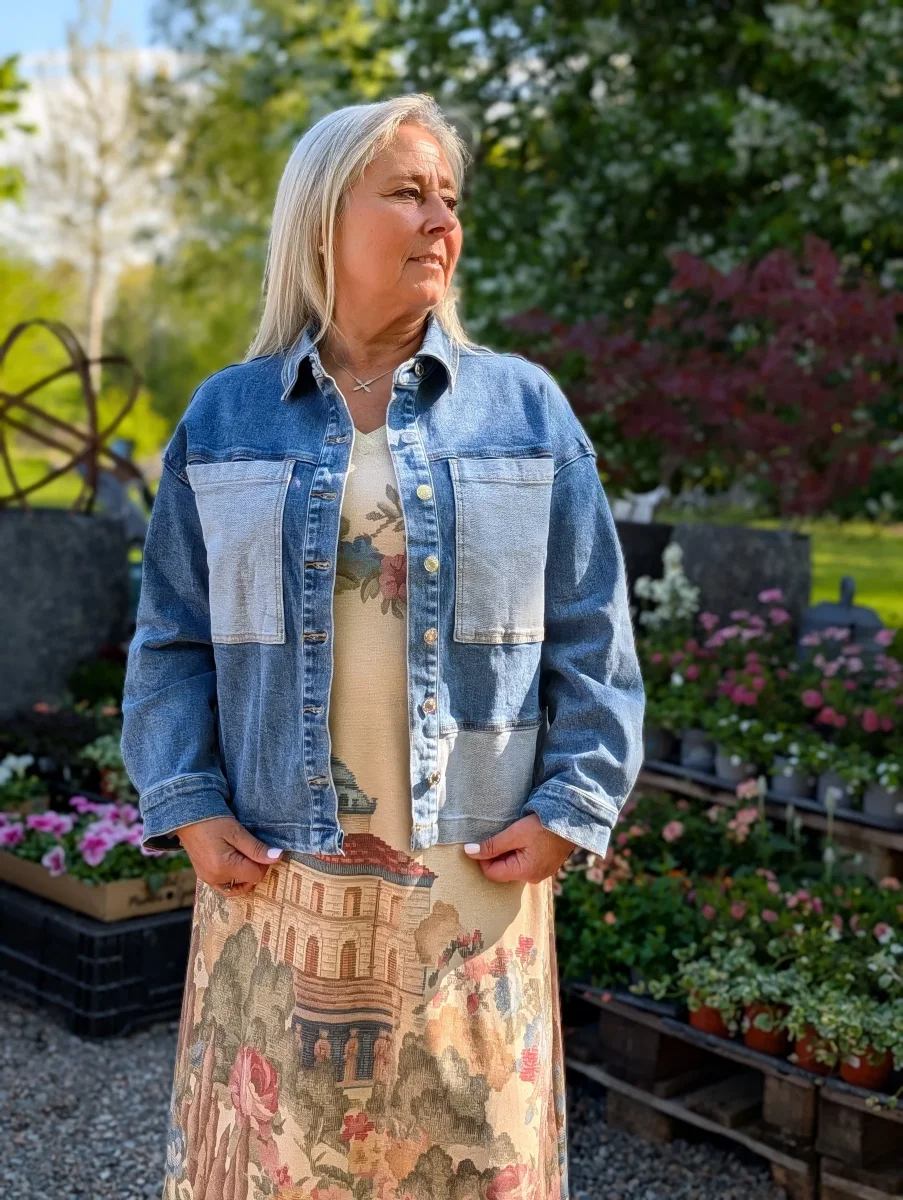 Jeansjacka, med ljusa fickor, Marta